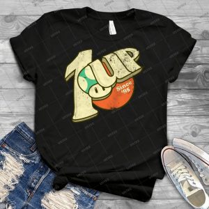 1up Soda - Gift Idea Shirt For Men Tee For Women Classic Retro Vintage Graphic T-Shirt