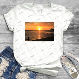 Ala Moana Beach - Gift Idea Shirt For Men Tee For Women Classic Retro Vintage Graphic T-Shirt