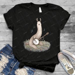 Banjo Llama - Gift Idea Shirt For Men Tee For Women Classic Retro Vintage Graphic T-Shirt