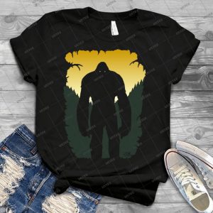 Bigfoot Silhouette - Best Unisex Trending Handmade T-shirt Gift Idea For Men T-shirt For Woman