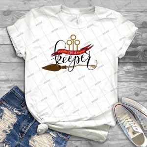 Black I M A Keeper Pun-Red - Best Unisex Trending Handmade T-shirt Gift Idea For Men T-shirt For Woman