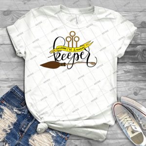 Black I M A Keeper Pun-Yellow - Best Unisex Trending Handmade T-shirt Gift Idea For Men T-shirt For Woman