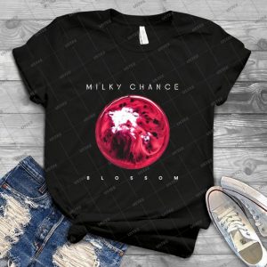 Blossom T Shirt - Gift Idea Shirt For Men Tee For Women Classic Retro Vintage Graphic T-Shirt