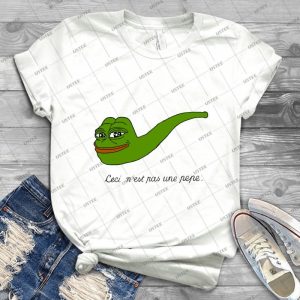 Ceci N Est Pas Une Pepe - Gift Idea Shirt For Men Tee For Women Classic Retro Vintage Graphic T-Shirt