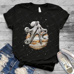 Celestial Cephalopod - Gift Idea Shirt For Men Tee For Women Classic Retro Vintage Graphic T-Shirt