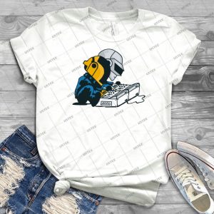 Daft Nuts - Gift Idea Shirt For Men Tee For Women Classic Retro Vintage Graphic T-Shirt