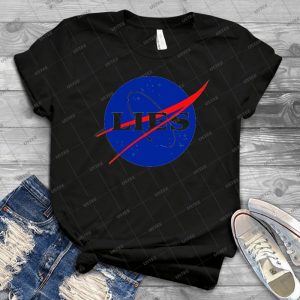 Die Nasa Lã¼gt Logo - Gift Idea Shirt For Men Tee For Women Classic Retro Vintage Graphic T-Shirt