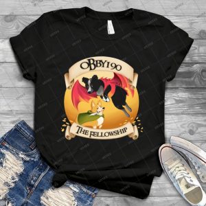 Dueling Dogs - Gift Idea Shirt For Men Tee For Women Classic Retro Vintage Graphic T-Shirt