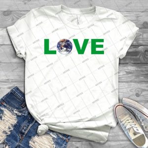 Earth Day 95 - Gift Idea Shirt For Men Tee For Women Classic Retro Vintage Graphic T-Shirt