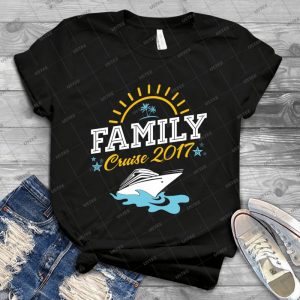Familienkreuzfahrt Urlaub 2017 - Gift Idea Shirt For Men Tee For Women Classic Retro Vintage Graphic T-Shirt