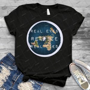 Flat Earth Flat Is Fact - Gift Idea Shirt For Men Tee For Women Classic Retro Vintage Graphic T-Shirt