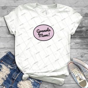 Granola Mom - Gift Idea Shirt For Men Tee For Women Classic Retro Vintage Graphic T-Shirt