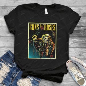 HI-DESTEE - Guns N’ Roses Skull Astronaut Suit Tee – Slash Guns N’ Roses Shirt For Men Tee For Women Handmade Shirt_4
