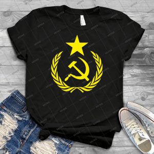 Hammer And Sickle Communist Flag - Gift Idea Shirt For Men Tee For Women Classic Retro Vintage Graphic T-Shirt