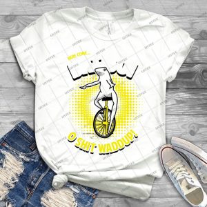 Here Come Dat Boi T-Shirt - Gift Idea Shirt For Men Tee For Women Classic Retro Vintage Graphic T-Shirt