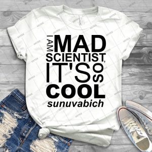 I Am Mad Scientist - Gift Idea Shirt For Men Tee For Women Classic Retro Vintage Graphic T-Shirt