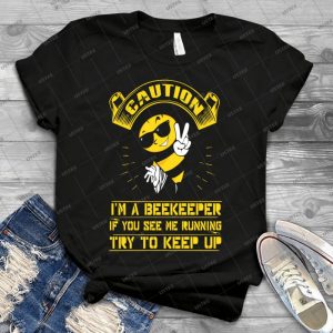 I M A Keeper Beekeeper - Gift Idea Shirt For Men Tee For Women Classic Retro Vintage Graphic T-Shirt