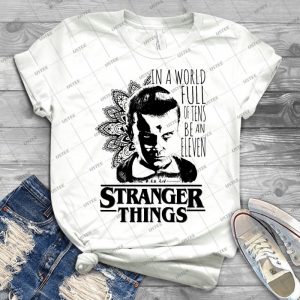 In A World Full Of Tens Be An Eleven - Gift Idea Shirt For Men Tee For Women Classic Retro Vintage Graphic T-Shirt