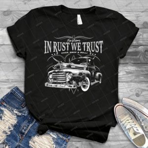 In Rust Vertrauen Wir-Lkw - Gift Idea Shirt For Men Tee For Women Classic Retro Vintage Graphic T-Shirt