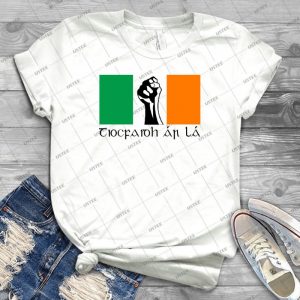 Irish Republican Design In Gaeilge - Gift Idea Shirt For Men Tee For Women Classic Retro Vintage Graphic T-Shirt