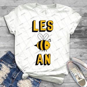 Les Bee An Lesbian - Gift Idea Shirt For Men Tee For Women Classic Retro Vintage Graphic T-Shirt