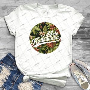 Mele Kalikimaka - Gift Idea Shirt For Men Tee For Women Classic Retro Vintage Graphic T-Shirt