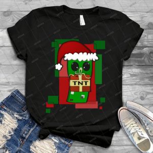 Minecraft Christmas Creeper - Gift Idea Shirt For Men Tee For Women Classic Retro Vintage Graphic T-Shirt