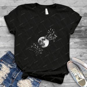 Moon Explosion - Gift Idea Shirt For Men Tee For Women Classic Retro Vintage Graphic T-Shirt