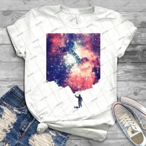 Painting The Universe - Colorful Negative Space Art - - Gift Idea Shirt For Men Tee For Women Classic Retro Vintage Graphic T-Shirt