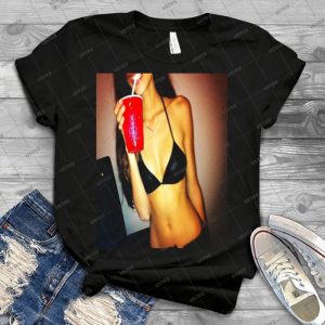 Party Girl 3 - Gift Idea Shirt For Men Tee For Women Classic Retro Vintage Graphic T-Shirt