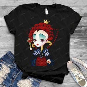 Queen Of Hearts - Best Unisex Trending Handmade T-shirt Gift Idea For Men T-shirt For Woman