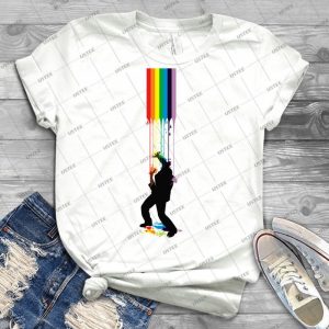 Quelque Part Sur L&39;Arc-En-Ciel - Quelqu&39;Un Devient Humide 82 - Vintage Men's Shirt Tshirt For Women Classic Handmade Shirt Retro Graphic Tee