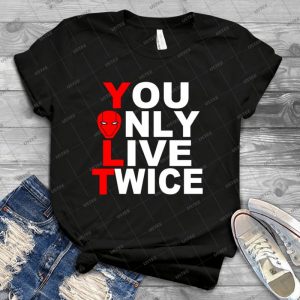 Red Hood- Vous Vivez Seulement Deux Fois 68 - Vintage Men's Shirt Tshirt For Women Classic Handmade Shirt Retro Graphic Tee