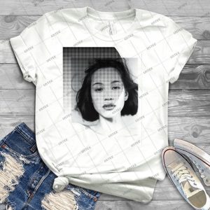 Retro Monochrome Japanese Young Woman - Gift Idea Shirt For Men Tee For Women Classic Retro Vintage Graphic T-Shirt