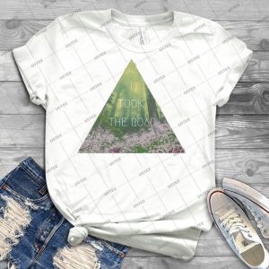 Road Less Traveled Nature Explore Travel Redwood Book Wanderlust Print - Best Unisex Trending Handmade T-shirt Gift Idea For Men T-shirt For Woman
