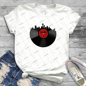 Seattle Washington Vinyl Record Vintage Skyline Design - Gift Idea Shirt For Men Tee For Women Classic Retro Vintage Graphic T-Shirt