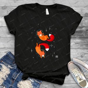 Space Foxes - Vintage Men's Shirt Tshirt For Women Classic Handmade Shirt Retro Graphic Tee