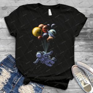 Space Travel - Gift Idea Shirt For Men Tee For Women Classic Retro Vintage Graphic T-Shirt