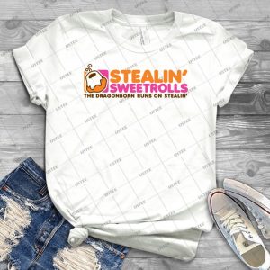Stealin Sweetrolls - Gift Idea Shirt For Men Tee For Women Classic Retro Vintage Graphic T-Shirt