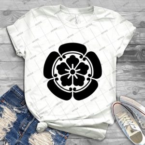 The Azuchimomoyama - Gift Idea Shirt For Men Tee For Women Classic Retro Vintage Graphic T-Shirt