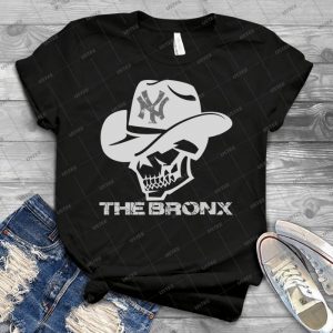 The Bronx Skull-Ny New York - Gift Idea Shirt For Men Tee For Women Classic Retro Vintage Graphic T-Shirt