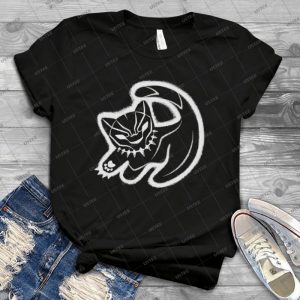 The Panther King - Gift Idea Shirt For Men Tee For Women Classic Retro Vintage Graphic T-Shirt