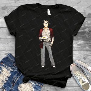 The Queen Of The Apocalypse - Best Unisex Trending Handmade T-shirt Gift Idea For Men T-shirt For Woman