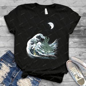 The Wave Off R Lyeh - Gift Idea Shirt For Men Tee For Women Classic Retro Vintage Graphic T-Shirt