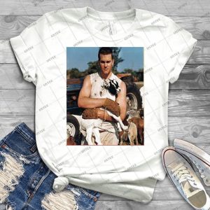 Tom Brady The Goat - Gift Idea Shirt For Men Tee For Women Classic Retro Vintage Graphic T-Shirt
