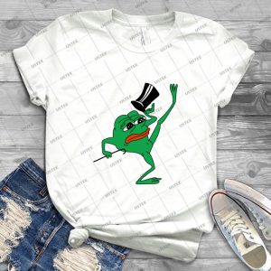 Tophat Pepe - Gift Idea Shirt For Men Tee For Women Classic Retro Vintage Graphic T-Shirt