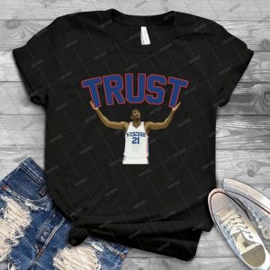 Trust The Process - Gift Idea Shirt For Men Tee For Women Classic Retro Vintage Graphic T-Shirt