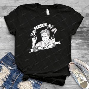 Truth Or Derrida T-Shirt 89 - Gift Idea Shirt For Men Tee For Women Classic Retro Vintage Graphic T-Shirt