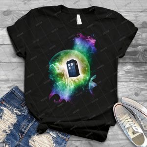 Universe Blue Box Tee The Doctor T-Shirt - Best Unisex Trending Handmade T-shirt Gift Idea For Men T-shirt For Woman