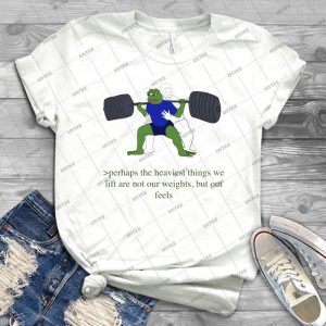 Vielleicht Sind Die Schwersten Dinge Die Wir Heben Nicht Unsere Gewichte Sondern Unsere Gefhle - Gift Idea Shirt For Men Tee For Women Classic Retro Vintage Graphic T-Shirt